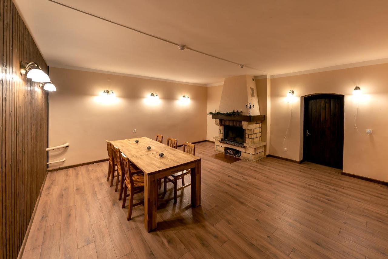 Slokenbekas Muiza Hotell Milzkalne Exteriör bild